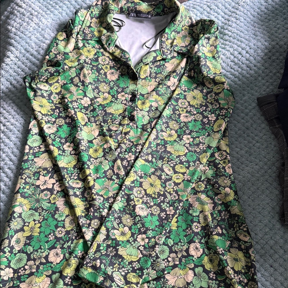 Zara Green and Black Floral Blouse
